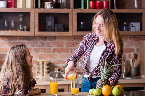 taze organik meyve suyu aile sağlığı yaşam tarzı