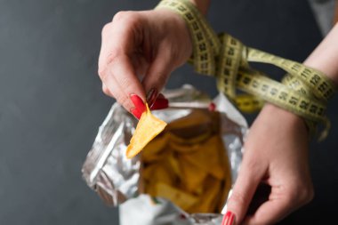 sağlıksız fast food snack ağırlık kazanç yemek fişleri