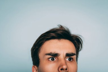 şaşkın şaşkın erdirilemez adam yüz peep