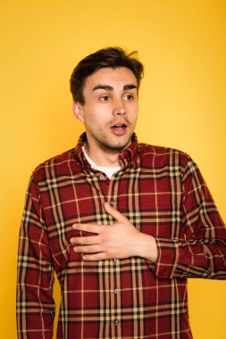 duygu soluyarak hayran hayretler içinde adam şaşırttı