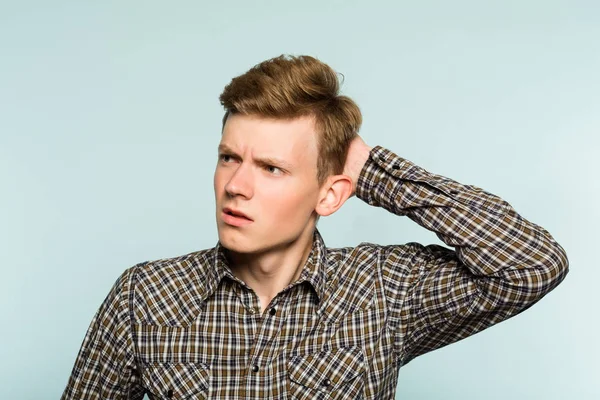 şaşkın adam kazı-kazan kafa göz owlishly çapraşık