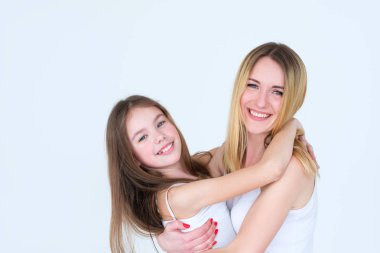 BFF beraberlik aile sevgi dolu kucaklama anne kız