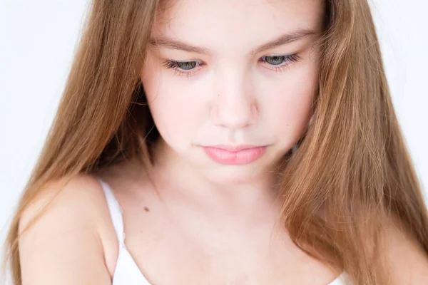 Emotionen traurig verletzt beleidigt Geldbörse Lippen Kind Mädchen — Stockfoto