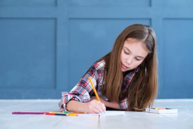 Sanat hobi ilham fikir eğlence kız resim