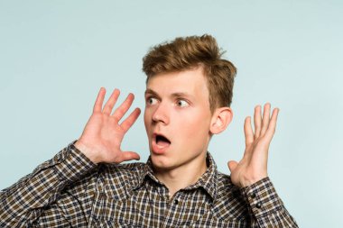 duygu soluyarak hayran hayretler içinde adam şaşırttı