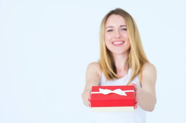 parti hediyesi Kırmızı hediye kutusu kutlama kadın