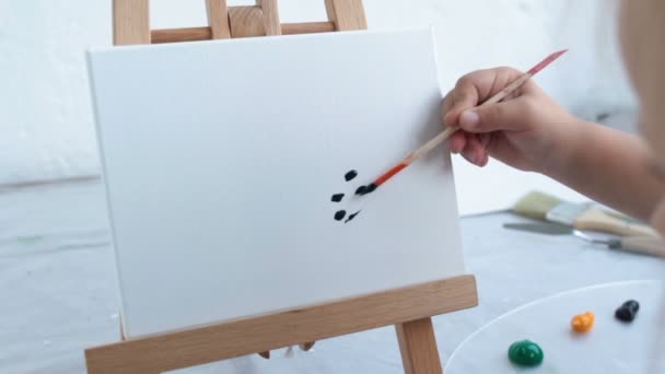 Arte pintura criança hobby lazer escova criança imagem — Vídeo de Stock