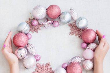 mevsimlik dekorasyon Noel arka plan eller çelenk