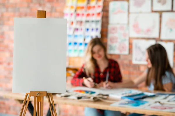 Dibujo lección arte pintura escuela papel en blanco — Foto de Stock