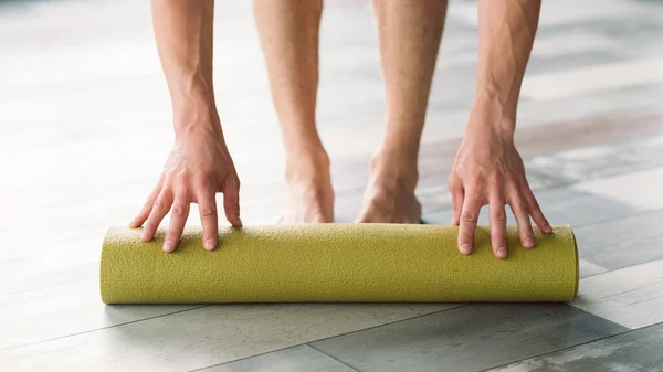 Attrezzature sportive yoga mat prestazioni di allenamento — Foto Stock