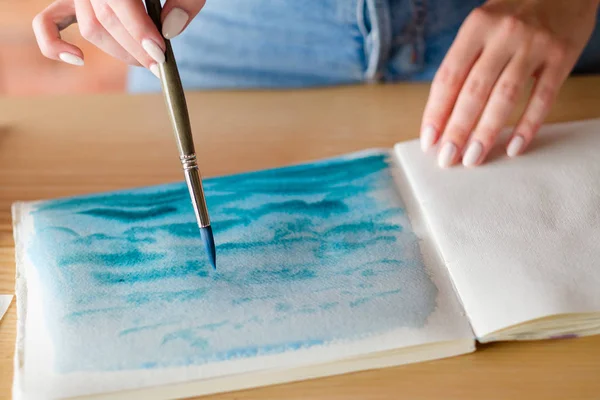 Art thérapie classe aquarelle abstrait peinture bleue — Photo