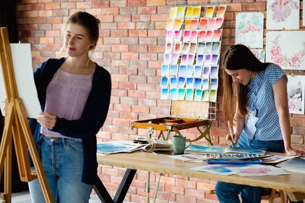 sanatçı çalışma alanı kurnaz atölye ressam yaşam tarzı