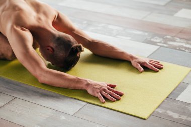 Yoga eğitim spor sağlık yaşam tarzı jimnastik salonu iş