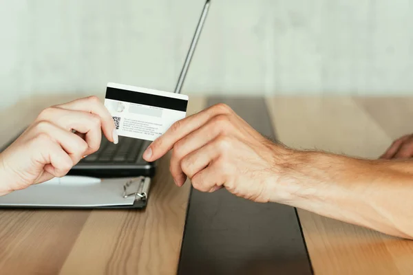 Carta di credito transazione di denaro di pagamento online — Foto Stock