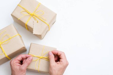 tatil tebrik hediye paketi mevcut eller