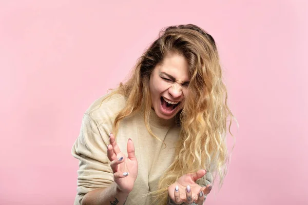 Estrés expresión de ruptura emocional mujer grito — Foto de Stock