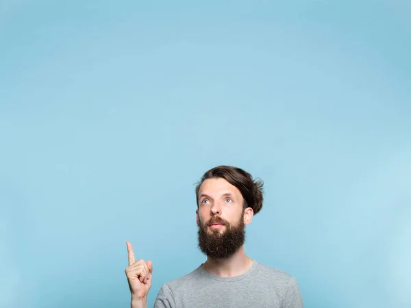 Hombre punto arriba hipster barbudo anuncio — Foto de Stock