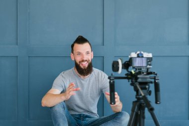 canlı adam kamera iletişim akışı blogger