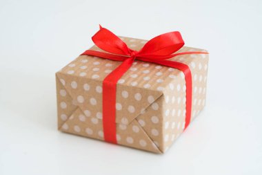 Yeni yıl hediyesi hediye kutusu zanaat paket kırmızı kurdele