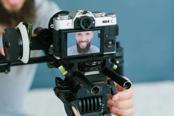 Teknik foto video skytte kamera Blogger man — Stockfoto