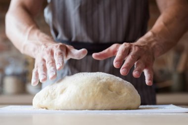 ekmek puf böreği adam el hamur şef yemek
