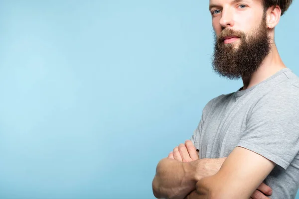 Macht leider dominantie gezaghebbende man vouwen wapens — Stockfoto