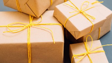 El yapımı el sanatları Hediyelik paket seçimi mevcut