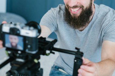 blogger video kamera iletişim adam akarsu