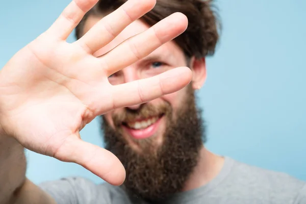 Mann Deckung Gesicht Privatleben Verweigerung Hand versteckt — Stockfoto