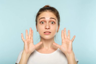 büyük boy hayretler içinde kız boyut eller şaşırttı