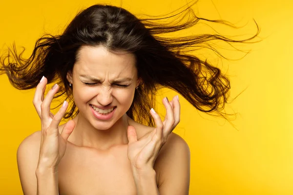 Estresse colapso emocional angústia mulher irritada — Fotografia de Stock