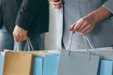 Sezon Satılık adam kadın birden fazla çantaları el alışveriş