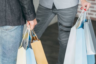 Alışveriş terapisi bağımlılığı birden çok çanta satın alma