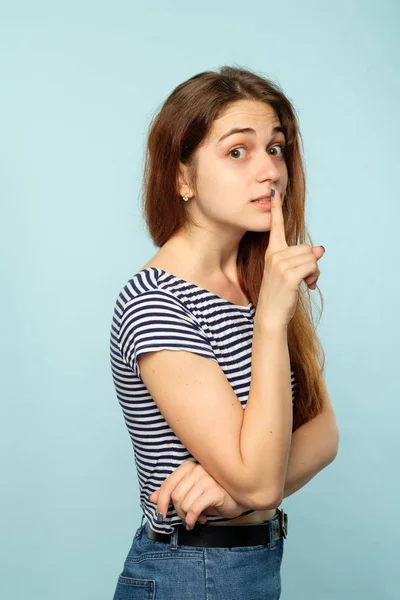 Keep secret shush girl portrait finger on lips — Stock Photo, Image