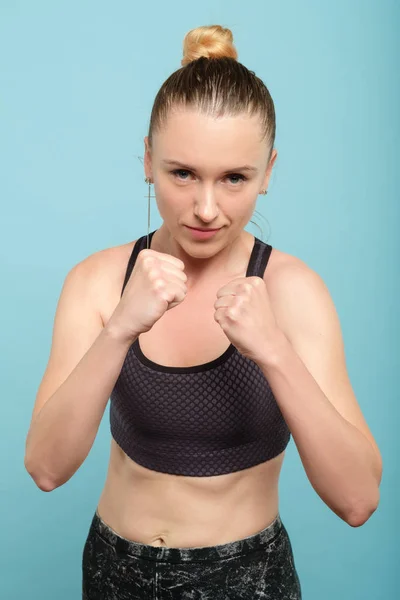 Kendini koruma savaşçı boks kadın savunma — Stok fotoğraf