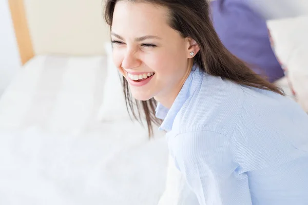 女性ポートレート喜び幸福喜びの笑みを浮かべてください。 — ストック写真