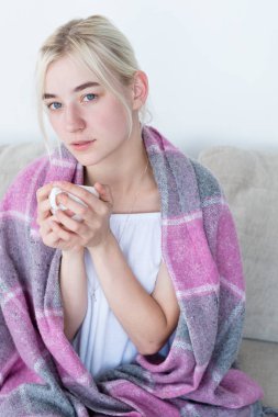 çay kahve sıcak kaplı battaniye içme kadın