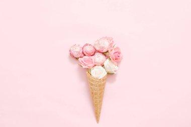 Doğum günü kutlama çeşitli gül kafa koni krem