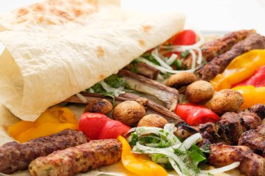 kızartmaları arka plan et kebap sebze seti