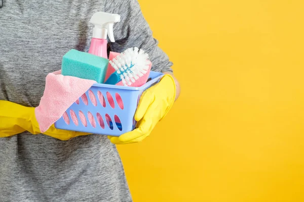 Home cleaning plastic basket supplies copy space — Stock Photo, Image