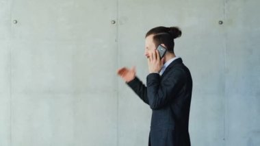 Kızgın kızgın kapalı patron azarlamak telefon sorunu tahriş