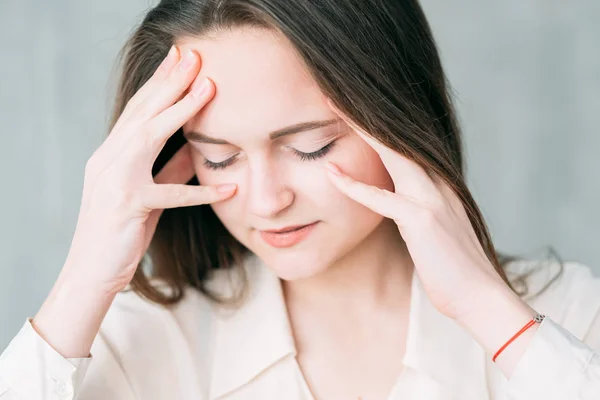 Concerned business woman concentration closed eyes — Stock Photo, Image