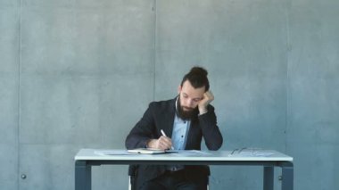 overworking yorgunluk iş adamı doz işten