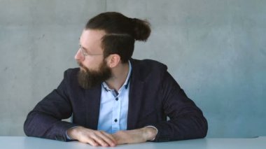 Bekleyen zaman yönetimi dakiklik stres adam