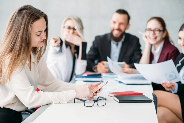 Reunión de negocios papeleo compañero de ensueño — Foto de Stock