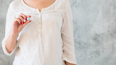 Evrensel çözüm hap tedavisi hastalıkları kadın kapsül