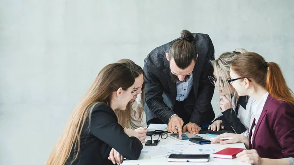 Análise de venda reunião de negócios equipe de sucesso — Fotografia de Stock