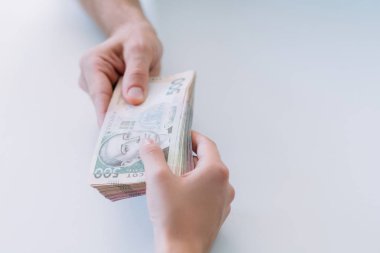 nakit ödeme hryvnia faturaları kopya alanı eller.