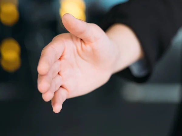 Γίνετε μέλος της ομάδας επιχειρήσεων χαιρετισμό χειρονομία χαιρετίζοντας το χέρι — Φωτογραφία Αρχείου