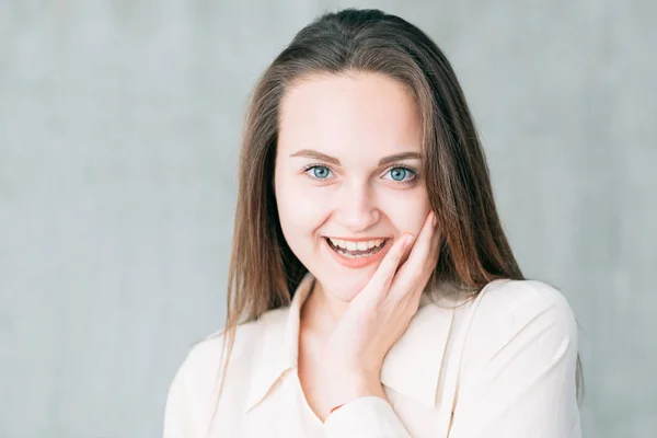 Aufgeregt junge Frau Hautpflege Jugend Schönheit — Stockfoto